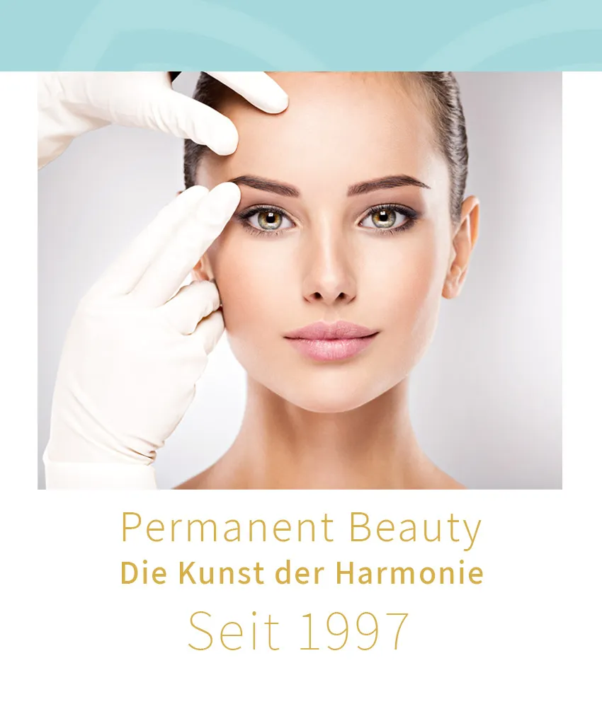 Frauenporträt mit behandschuhten Händen an Stirn und Augenbraue; Schriftzug „Permanent Beauty – Die Kunst der Harmonie“.